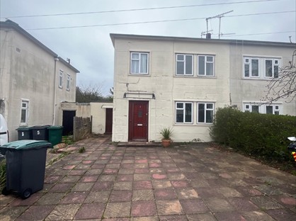 4 Bed Semi-Detached House, Tunnel Gardens, N11
