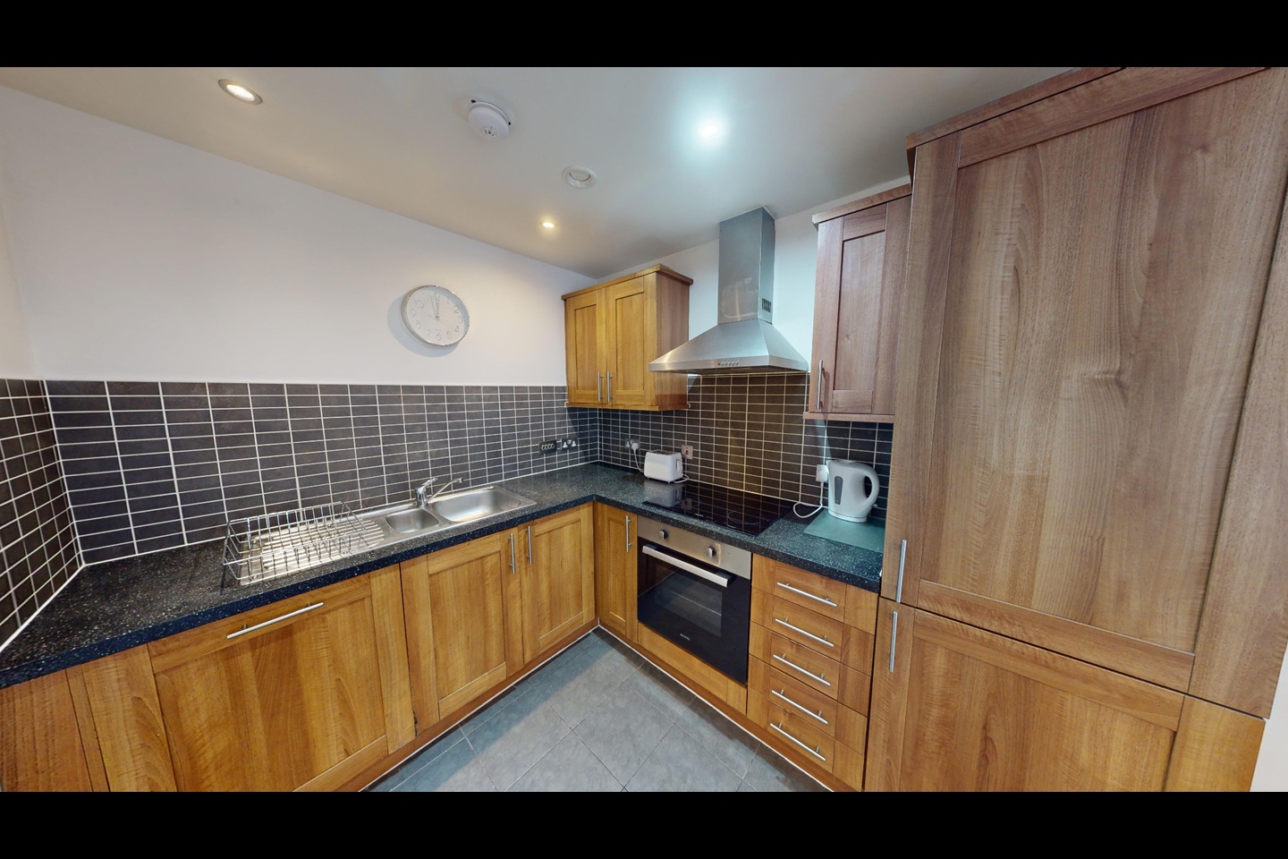 1 Bed Flat, Jugglers Yard, L3 photo 3