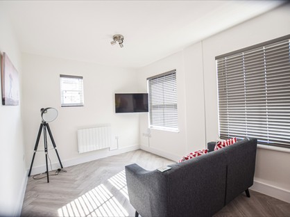 1 Bed Flat, The Bank Apartments, CW5