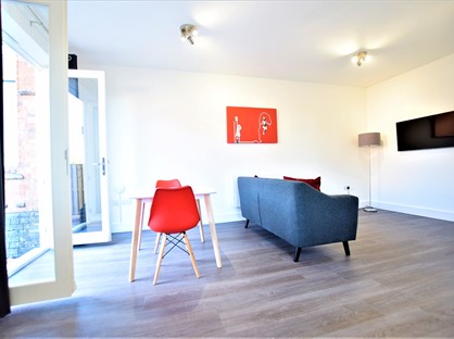 2 Bed Flat, Barony Court, CW5