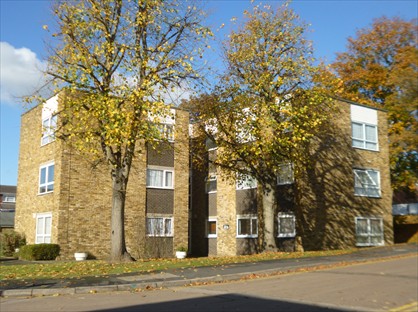 2 Bed Flat, Lampits, EN11