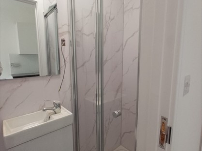 Studio Flat, Holly Bush Lane, TW12