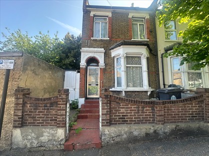 4 Bed Semi-Detached House, Russell Road, E17