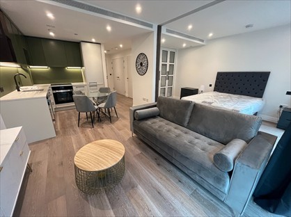 Studio Flat, Lockgate Road, SW6