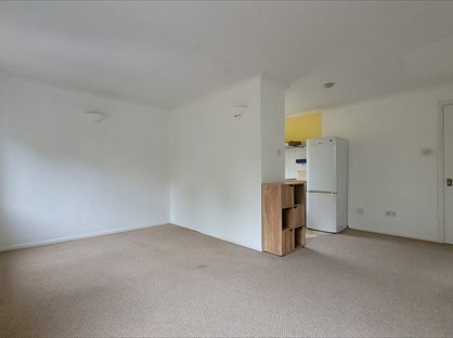 1 Bed Flat, Lychpit, RG24