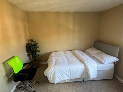 Room in a Shared House, Pearcy Close, RM3