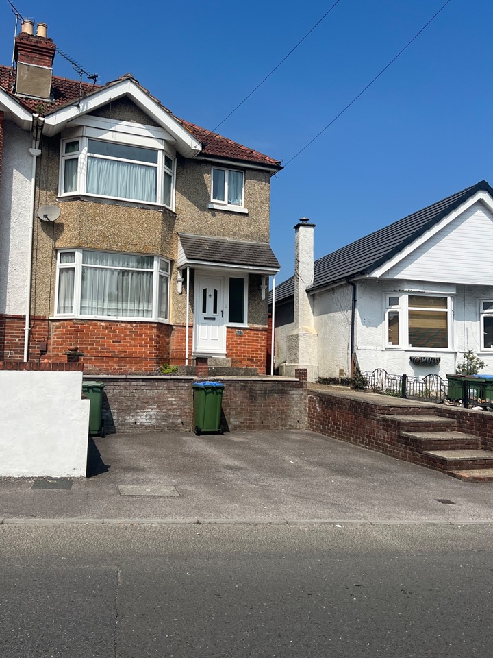 1 Bed Maisonette, Coxford Road, SO16