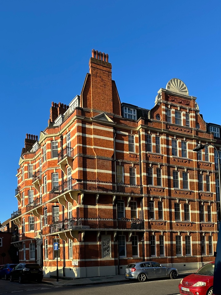 3 Bed Flat, Glyn Mansions, W14