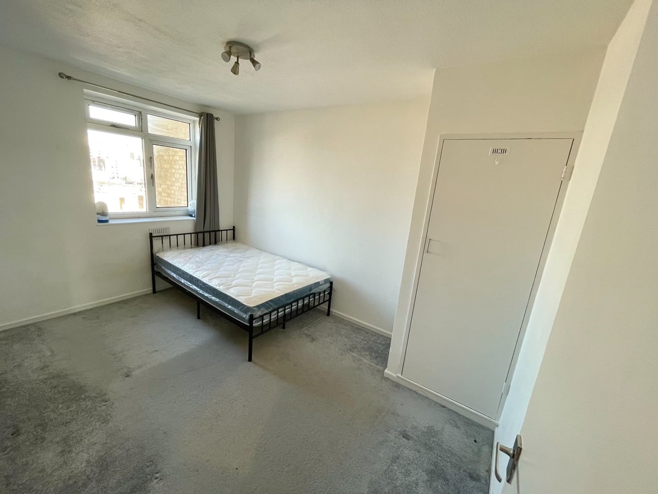 Additional image 4 of 4 Bed Flat, Temple Court, SW8, N1 7GU