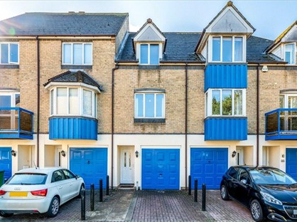 3 Bed Terraced House, Ocean Village, SO14