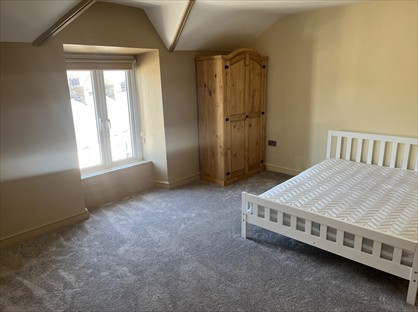 Room in a Shared House, Castle Street, LL48