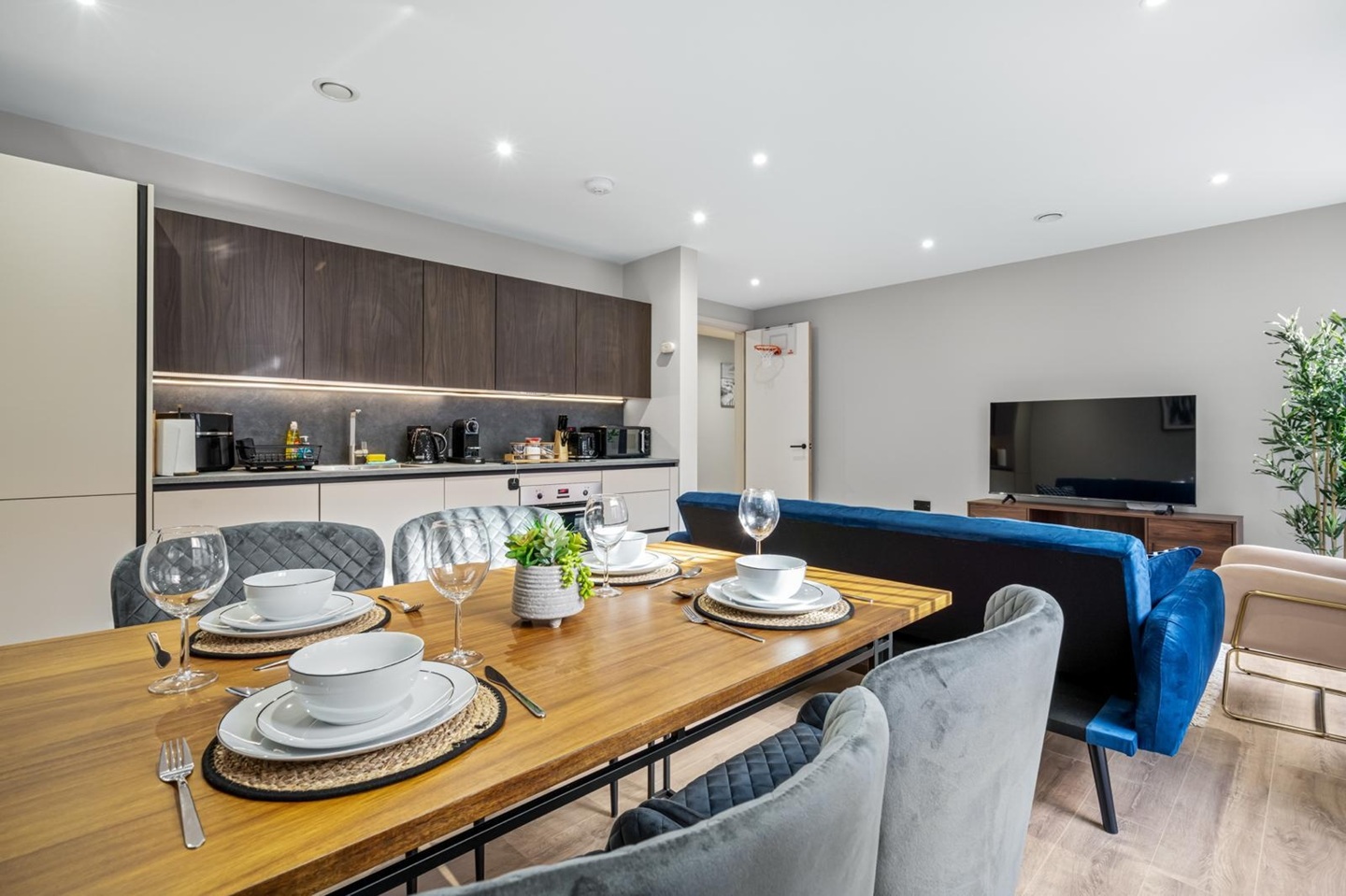 2 Bed Flat, Pressworks, B3 photo 2