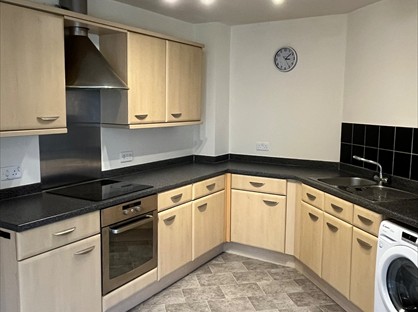 2 Bed Flat, Leonard Street, BD16