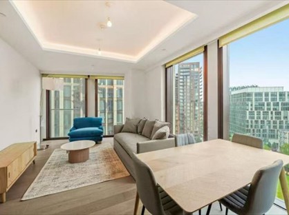 2 Bed Flat, Carnation Way, SW8