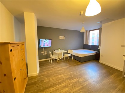 Studio Flat, Moorefields, L2