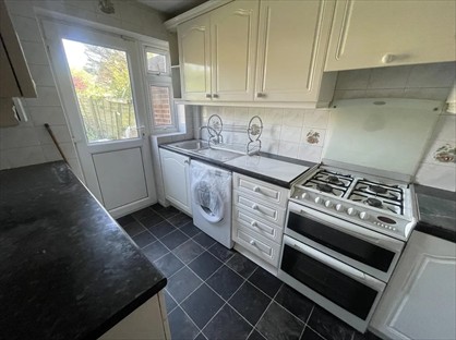 4 Bed Detached House, Sark Close, TW5