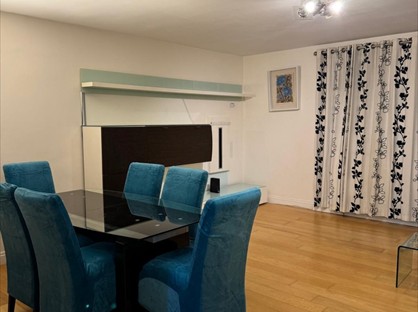 1 Bed Flat, Deer Park Close, KT2