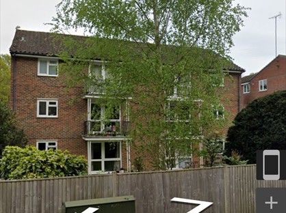 2 Bed Flat, Pinewood Gate, RH16