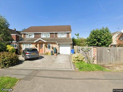 5 Bed Semi-Detached House, Oaktree, GU47