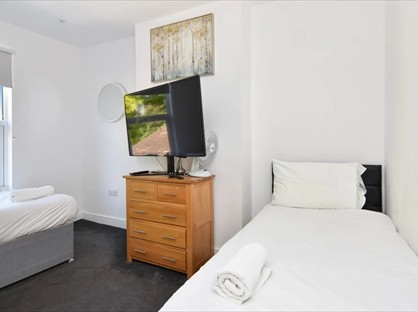 3 Bed Semi-Detached House, St. Andrews Road, SS3