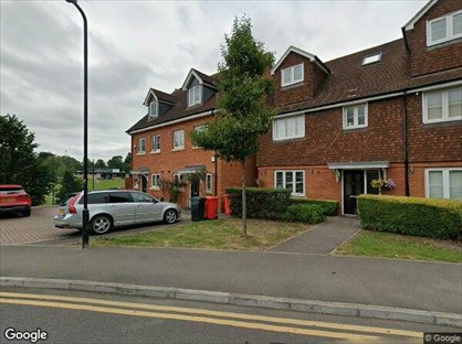 5 Bed Semi-Detached House, Slough, SL3