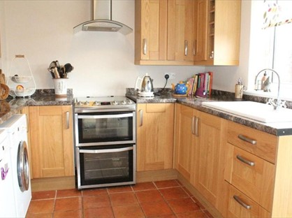 3 Bed Semi-Detached House, Magnolia Avenue, PE3