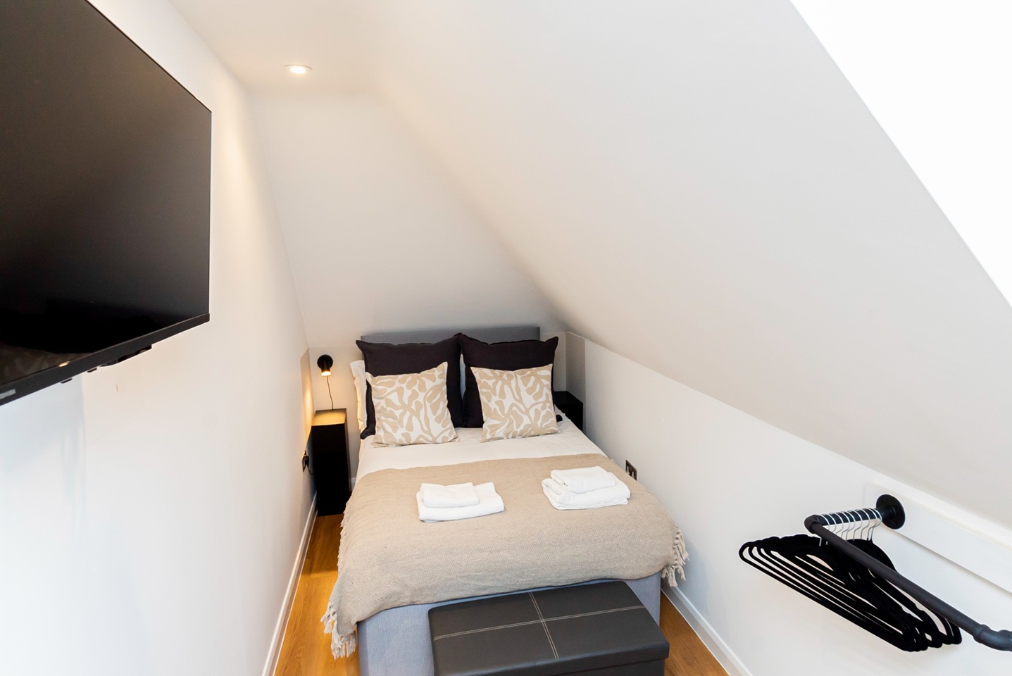 Additional image 9 of 2 Bed Flat, Waterhouse Way, SO15, N1 7GU