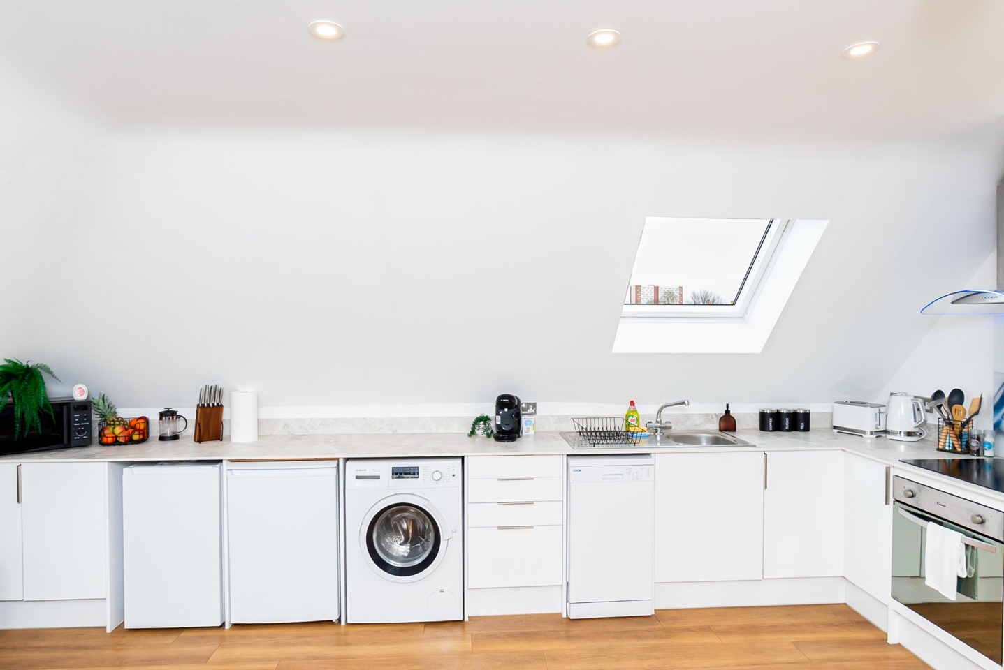 Additional image 5 of 2 Bed Flat, Waterhouse Way, SO15, N1 7GU