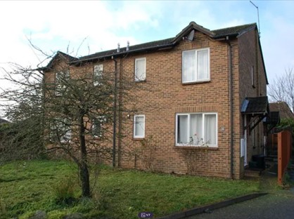 1 Bed Terraced House, Gale Close, TW12