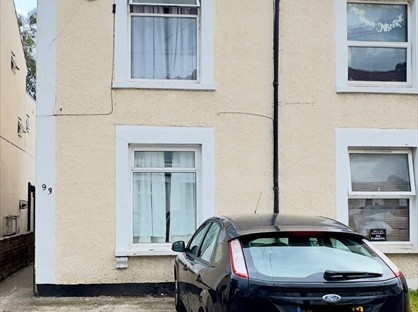 4 Bed Semi-Detached House, Pears Road, TW3