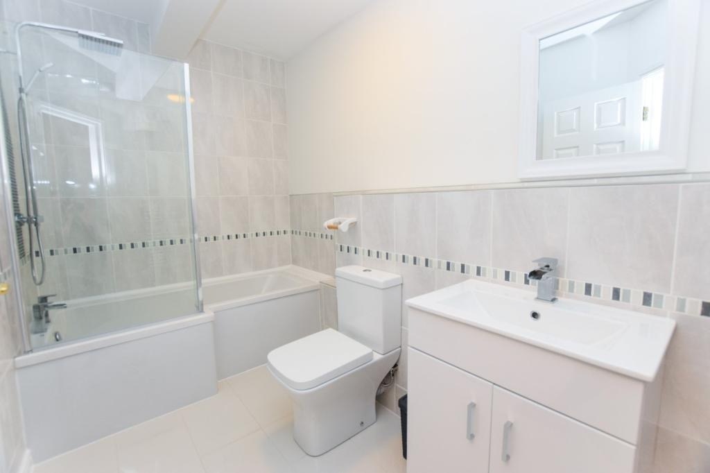 2 Bed Flat, Dickinson Street, M1 photo 3