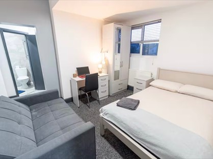 Studio Flat, Birmingham, B29