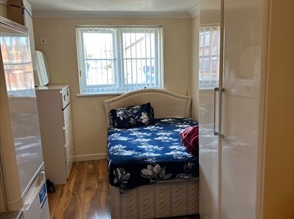 Studio Flat, Stainby Close, UB7