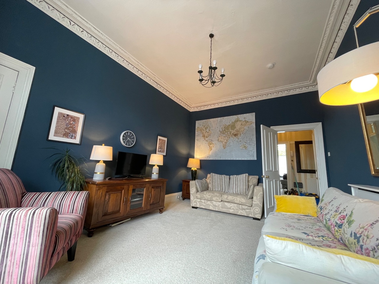 1 Bed Flat, Byres Road, G12 photo 2