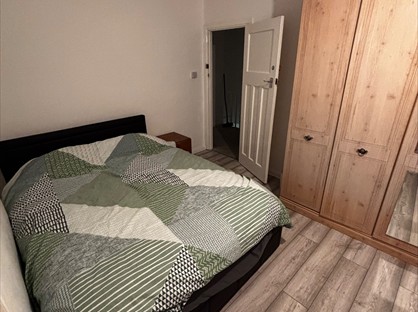 Room in a Shared House, The Reeves Road, TQ2