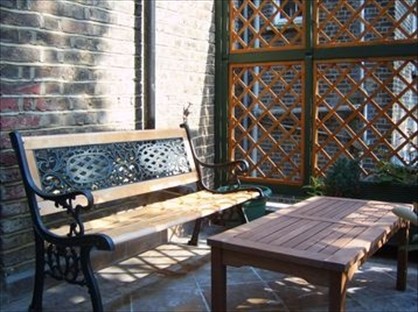 Studio Flat, Kensington Gardens Square, W2