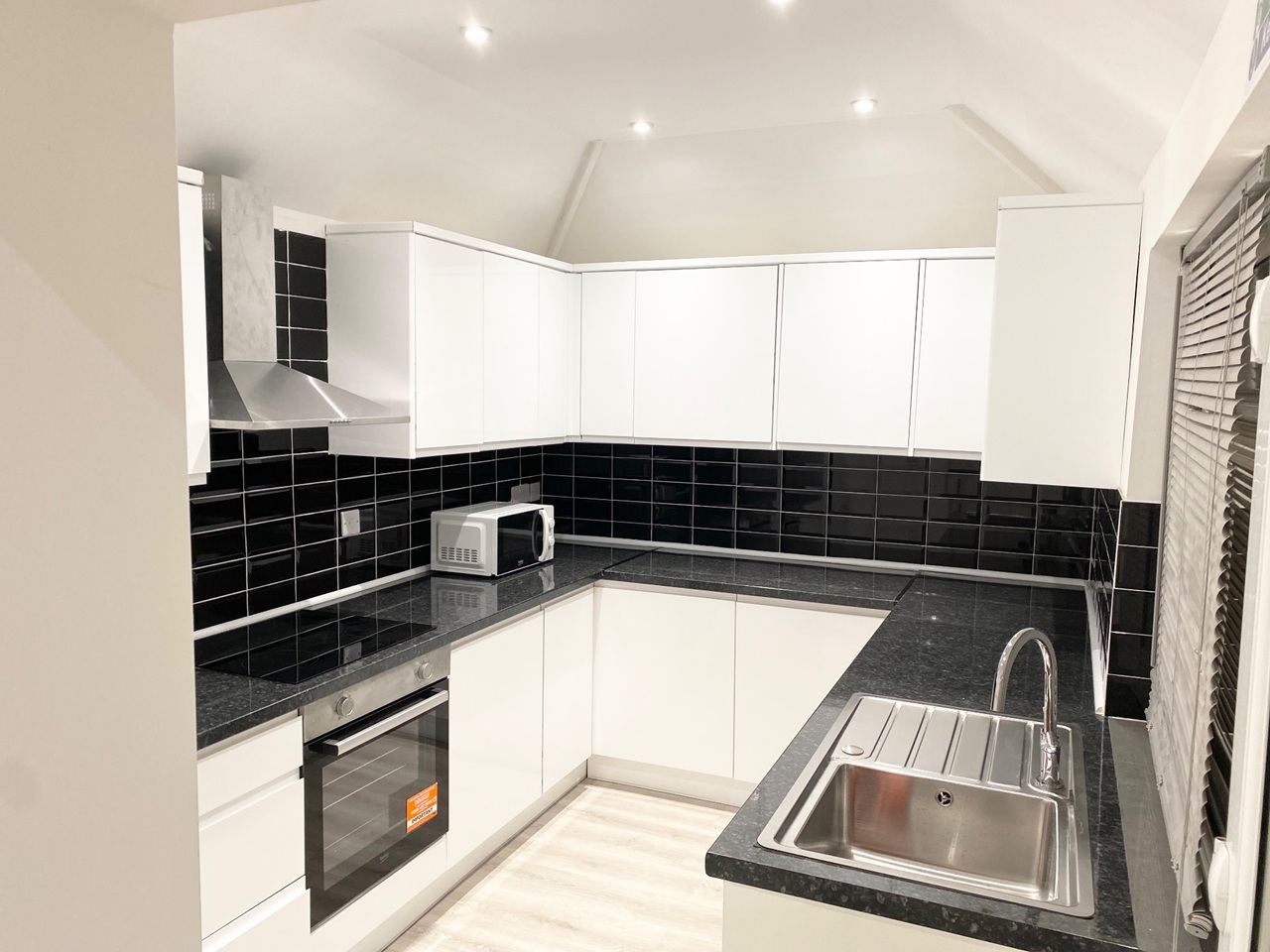 Additional image 5 of Room in a Shared House, Newlands Avenue, SO15, N1 7GU