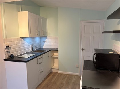 Studio Flat, Frome Rd, BA14