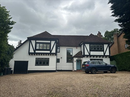 Room in a Shared House, Trumpsgreen Road, GU25