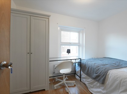 Room in a Shared Flat, Court Street, E1