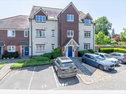 2 Bed Flat, Tilemakers Close, PO18