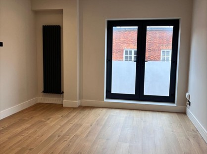 1 Bed Flat, Dallaway Gardens, RH19