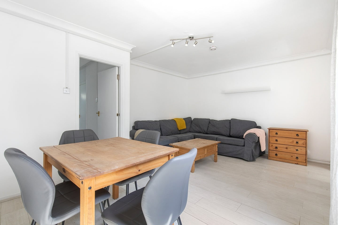 Additional image 3 of 4 Bed Flat, Aveline Street, SE11, N1 7GU