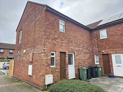 3 Bed End Terrace, Bramley Square, BS49