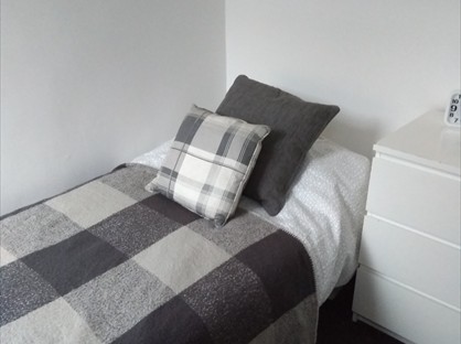 Bedsit, Walsall Road, WS10