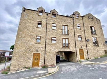 2 Bed Flat, Sackville Heights, S70