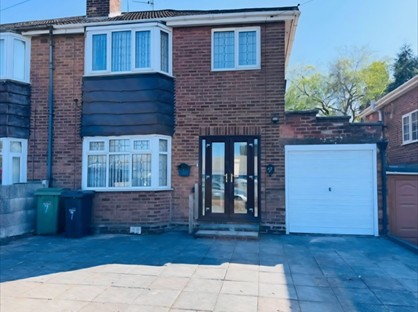 3 Bed Semi-Detached House, Kingswinford Road, DY1