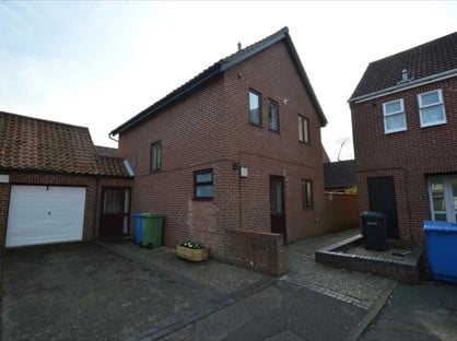 5 Bed Detached House, Mayes Close, NR5