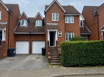 4 Bed Terraced House, Brill Place, MK13