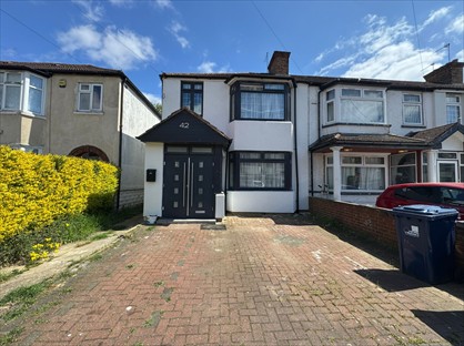 4 Bed Semi-Detached House, Leamington Road, UB2